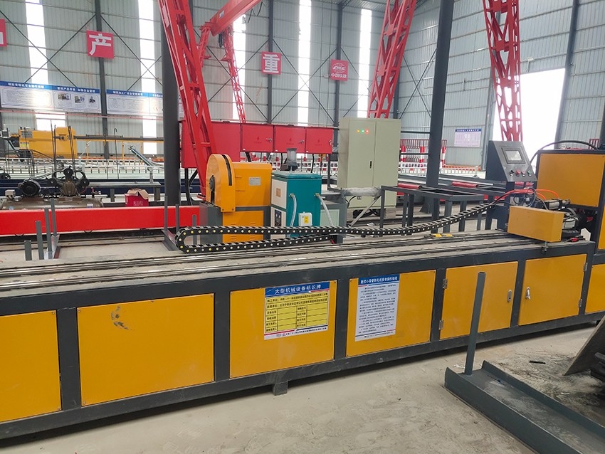 數(shù)控小導管沖孔機